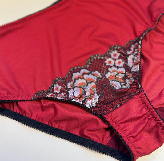 Women’s High-Waist TENCEL™ Panties – Red with Lace Accent