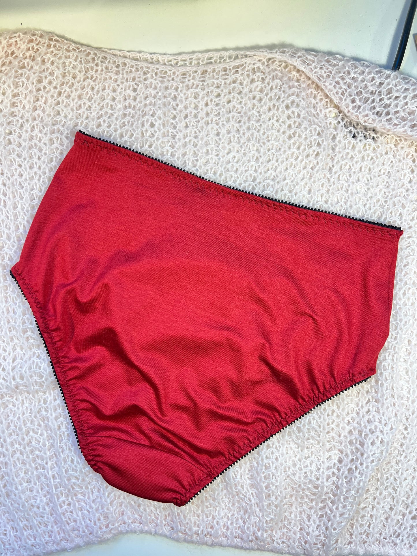 Women’s High-Waist TENCEL™ Panties – Red with Lace Accent