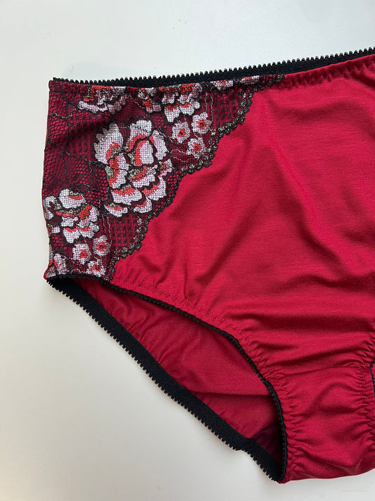 Women’s High-Waist TENCEL™ Panties – Red with Lace Accent