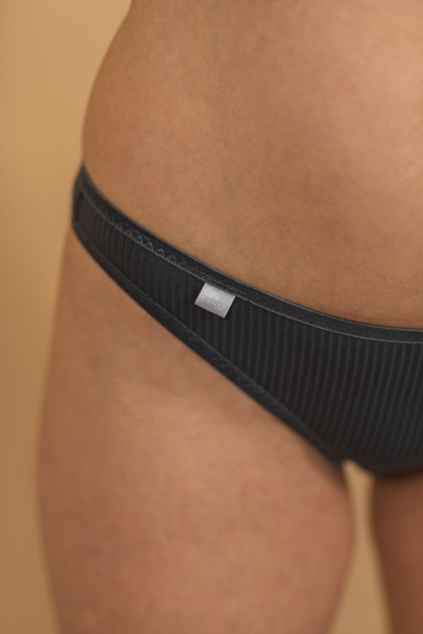 Women’s low-waist panties made of TENCEL™ Modal – graphite grey