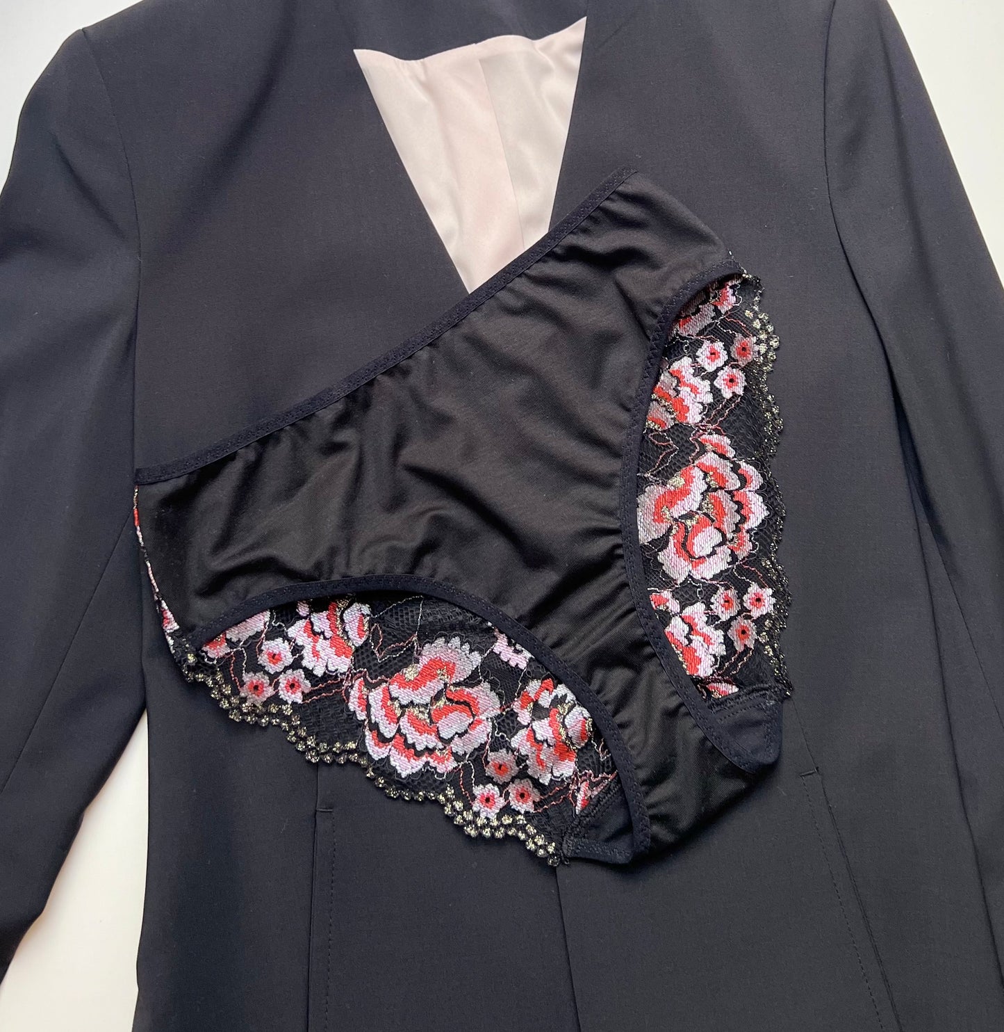 Women’s High-Waist TENCEL™  black panties with Lace