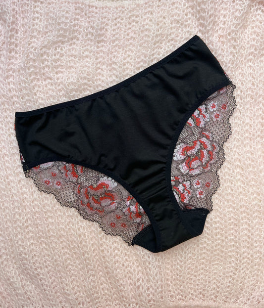 Women’s Medium-Waist TENCEL™  black panties with Lace