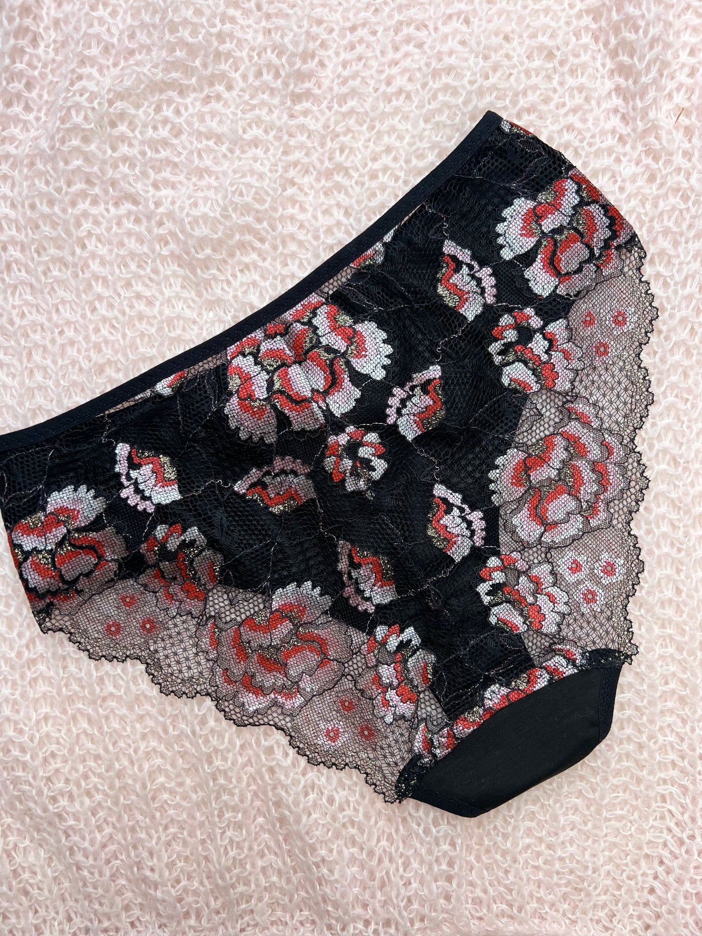 Women’s Medium-Waist TENCEL™  black panties with Lace