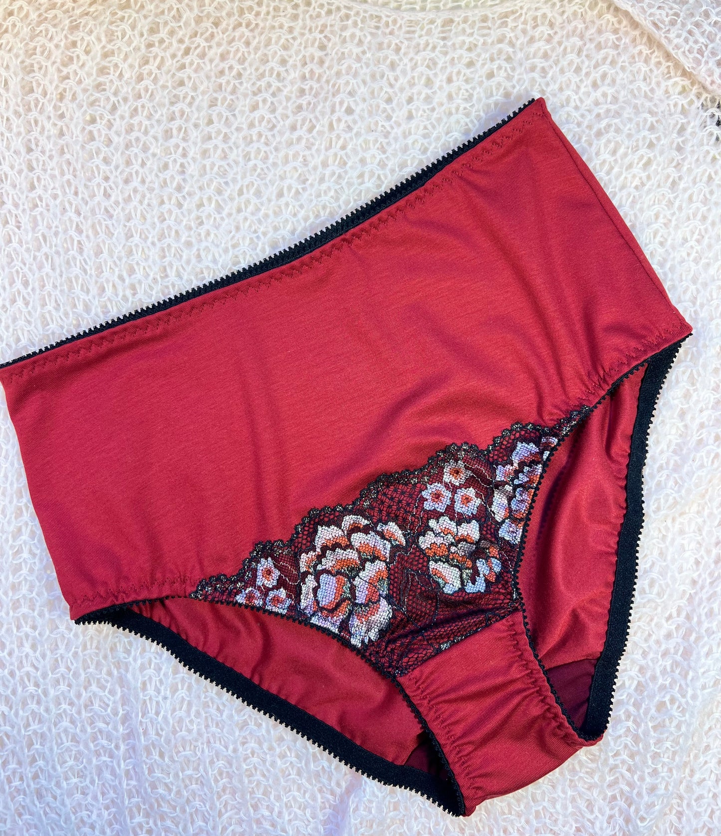 Women’s High-Waist TENCEL™ Panties – Red with Lace Accent
