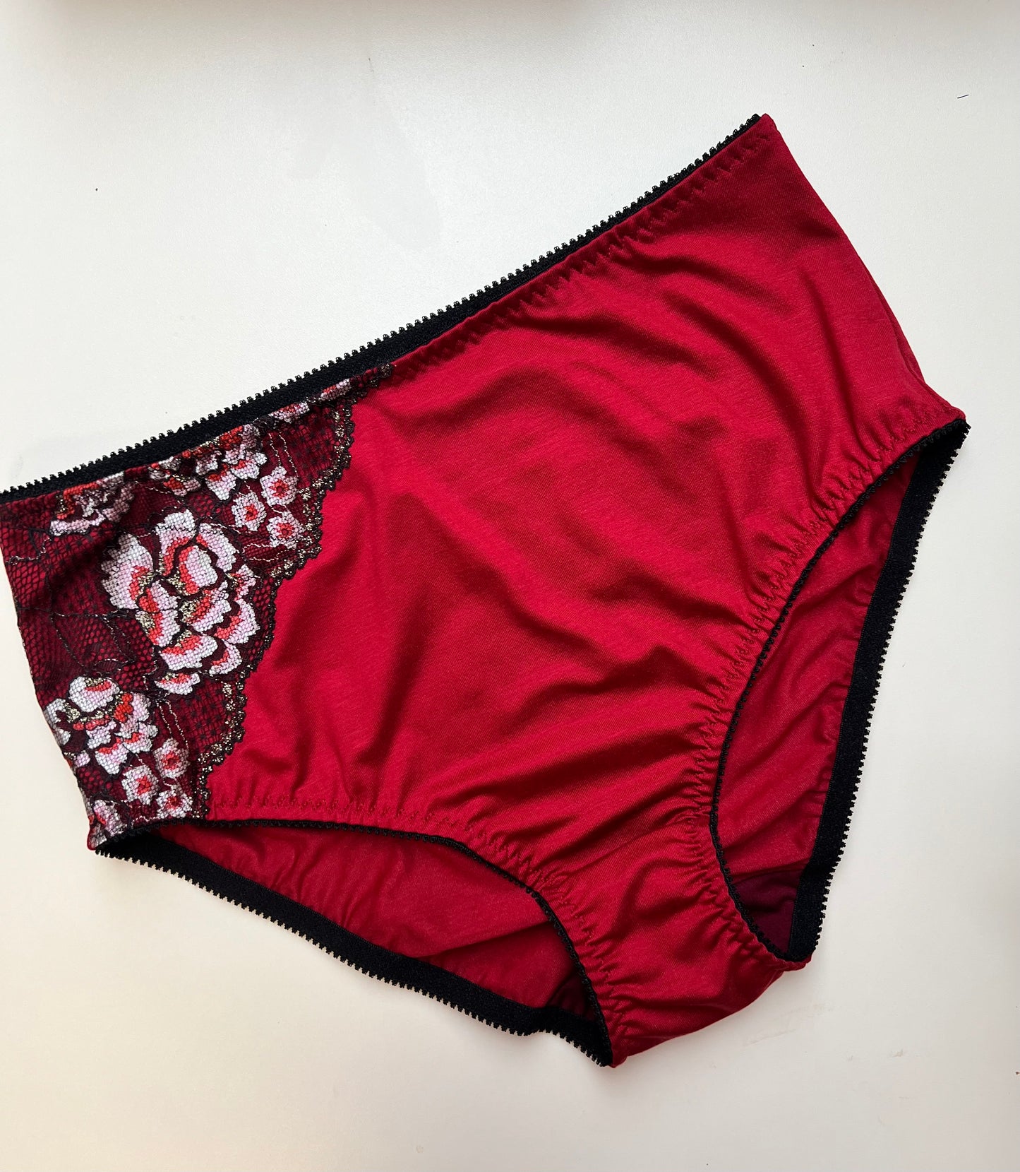 Women’s High-Waist TENCEL™ Panties – Red with Lace Accent