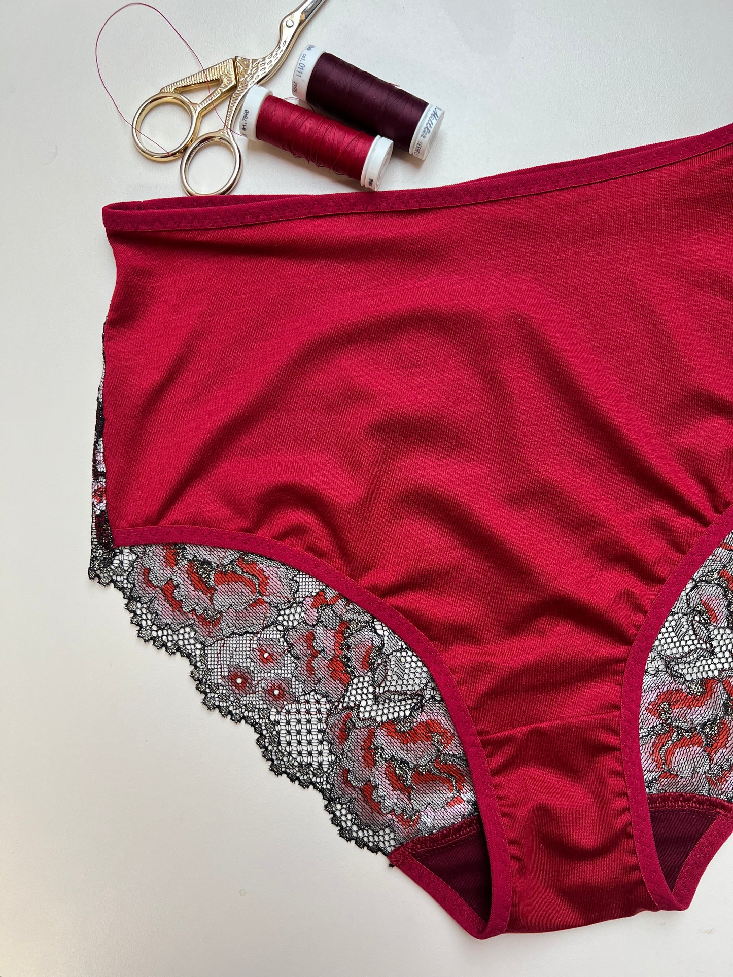 Women’s High-Waist TENCEL™  red panties with Lace