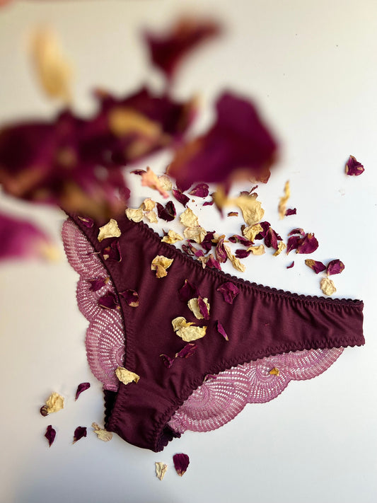 Women’s Low-Waist Panties Made of TENCEL™ Jersey and Recycled Lace - Burgundy