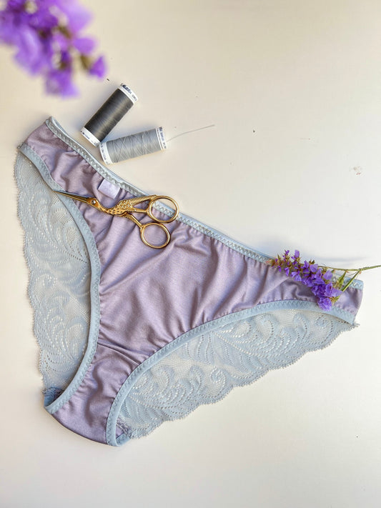 Women’s Low-Waist Panties Made of TENCEL™ Jersey and Recycled Lace - Smoky purple gray